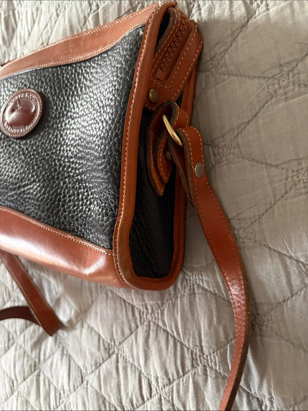 Vintage DOONEY & BOURKE Classic Black Camel Pebble Grain Leather Crossbody Bag